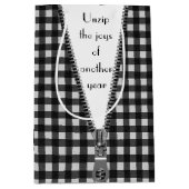 Gingham mit Zipper für den Geburtstag Mittlere Geschenktüte (Vorderseite)