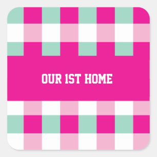 Gingham-Muster Unser 1. Zuhause Quadratischer Aufkleber
