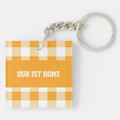 Gingham Pattern Unsere 1. Zuhause Schlüsselanhänger (Rückseite)