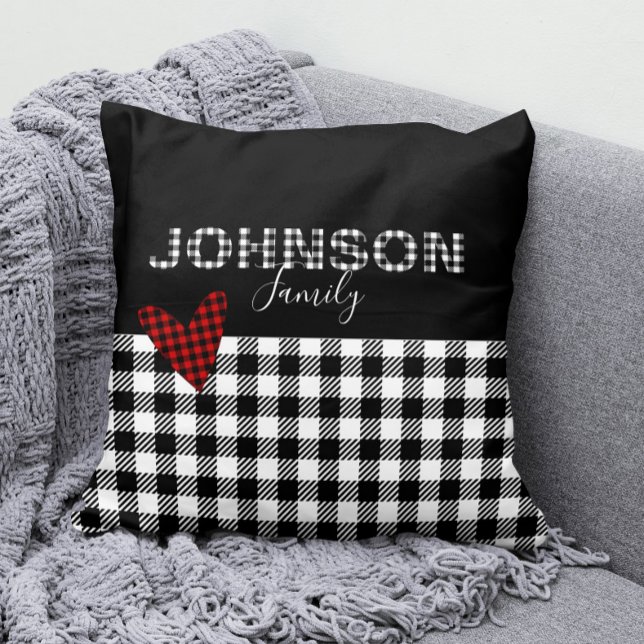 Gingham Personalisiert Black and White Buffalo Kar Kissen (Family Name Black and White Buffalo Check Pillow with Red Gingham Heart)