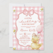 Gingham Pink Daisy Yellow Duck Baby Shower Einladung (Vorderseite)