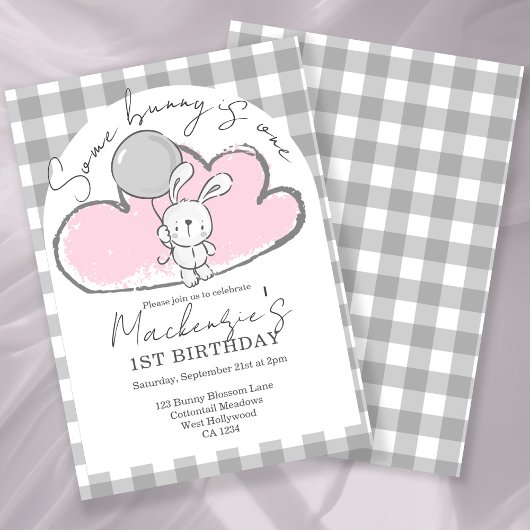 Gingham Some Bunny Is One Geburtstag Personalisier Einladung