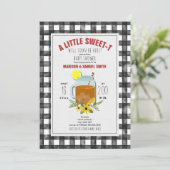 Gingham Sweet Tea Floral Baby Dusche Einladung (Stehend Vorderseite)