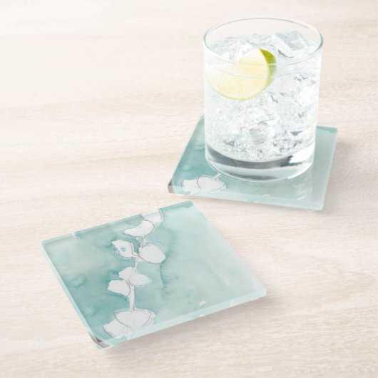 Ginkgo auf staubigem aquamarinem - Weiß Glasuntersetzer (Schrägansicht)