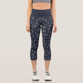 Ginkgo Blätter Navy Blue und Coral Capri Leggings (Vorderseite)