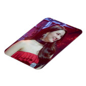 Ginny Natnicha Pratipnatsiri Magnet (Linke Seite)