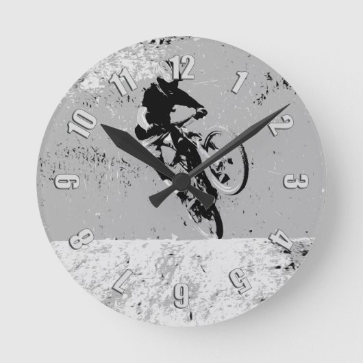 Gipfel des Berges - Mountain Biker Runde Wanduhr (Vorderseite)