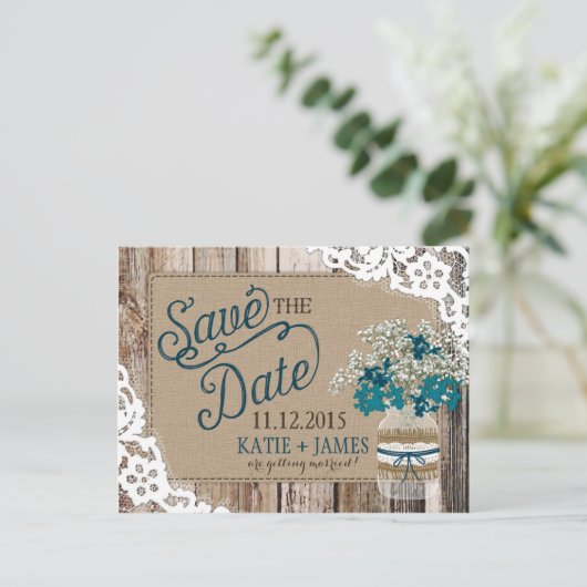 Gipskraut Lace Rustic Wood Save the Date Ankündigungspostkarte (Stehend Vorderseite)