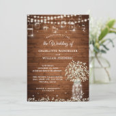 Gipskraut Mason Jar Rustic Wood Wedding Einladung (Stehend Vorderseite)