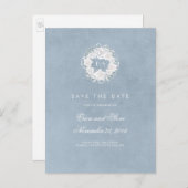 Gipskraut Monogram Dusty Blue Save the Date Ankündigungspostkarte (Vorne/Hinten)