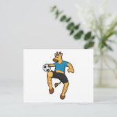 Giraffe als Fußballspieler mit Fußball Postkarte (Stehend Vorderseite)
