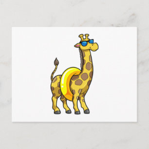 Giraffe am Strand mit Schwimmring und Sonnenbrille Postkarte