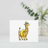 Giraffe am Strand mit Swim Ring & Sonnenbrille Postkarte (Stehend Vorderseite)