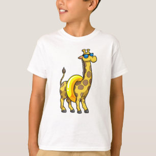 Giraffe am Strand mit Swim Ring & Sonnenbrille T-Shirt