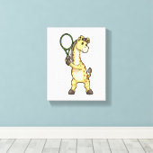 Giraffe at Tennis with Tennis racket Leinwanddruck (Insitu (Holzboden))