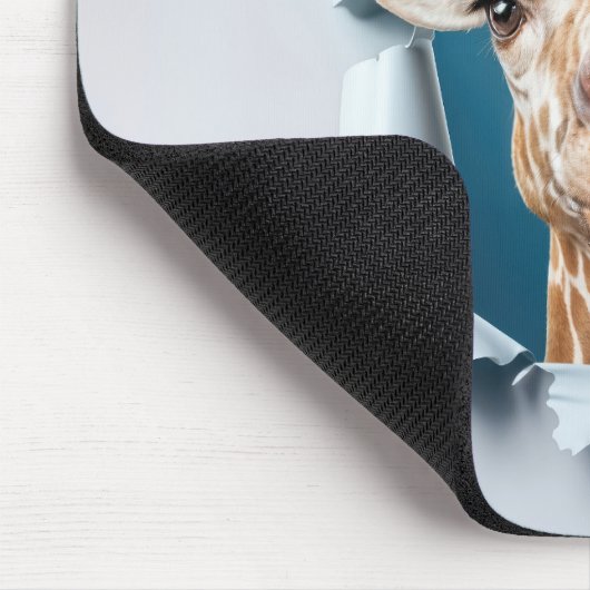 Giraffe aus einem Papierloch Mousepad (Ecke)