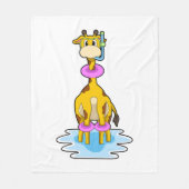 Giraffe beim Schwimmen mit Swim-Ring Fleecedecke (Vorderseite)