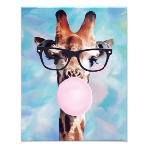 Giraffe bläst Kaugummi, blauer gesprenkelter Hinte Fotodruck