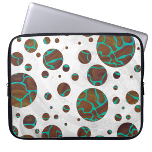 Giraffe, braun und Aquamarin Laptopschutzhülle