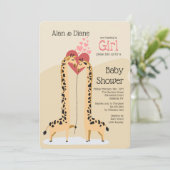 Giraffe Couple Girl Baby Shower Einladung (Stehend Vorderseite)