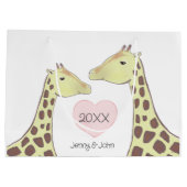 Giraffe Couple Verlobung/ Hochzeit Große Geschenktüte (Rückseite)