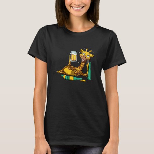 Giraffe drinking Beer T-Shirt (Vorderseite)