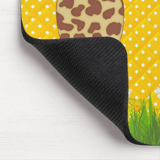 Giraffe im Gras auf Polka Dots Mousepad (Ecke)
