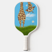 Giraffe im Gras mit Sternen Pickleball Schläger (Rückseite)