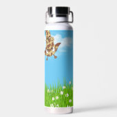 Giraffe im Gras Trinkflasche (Rückseite)