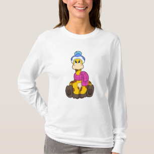 Giraffe im Winter mit Scarf & Hat T-Shirt