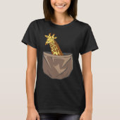 Giraffe In A Pocket Tall Animal Safari T-Shirt (Vorderseite)