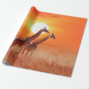 Giraffe in der afrikanischen Savanne gegen den Bac Geschenkpapier