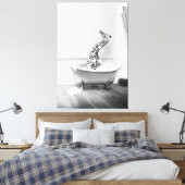 Giraffe in einer Badewanne Leinwanddruck (Insitu (Schlafzimmer))