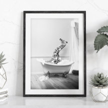 Giraffe in einer Badewanne