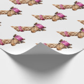 Giraffe in funkelnd-rosa Hut Geschenkpapier (Ecke)