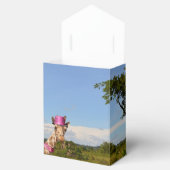 Giraffe in funkelnd-rosa Hut Geschenkschachtel (Geöffnet)
