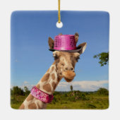 Giraffe in funkelnd-rosa Hut Keramikornament (Rückseite)