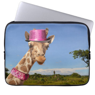 Giraffe in funkelnd-rosa Hut Laptopschutzhülle
