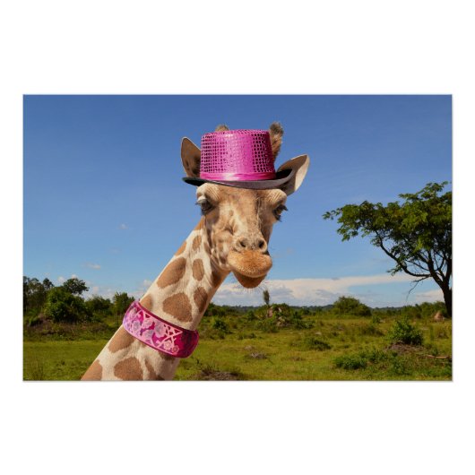 Giraffe in funkelnd-rosa Hut Poster (Vorderseite)