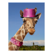 Giraffe in funkelnd-rosa Hut Poster (Vorderseite)