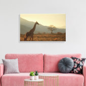 Giraffe in the Savannah Leinwanddruck (Insitu (Wohnzimmer))