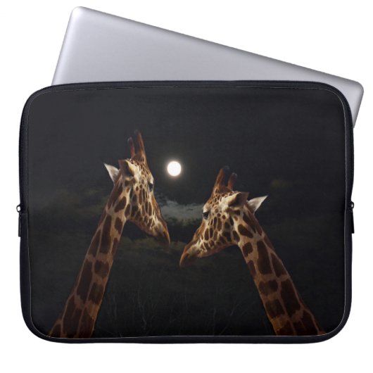 Giraffe Liebe im Mondschein, Laptopschutzhülle (Vorderseite)