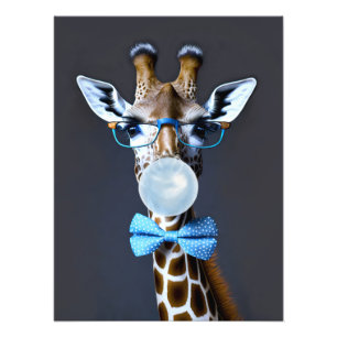 Giraffe mit Brille, Krawatte mit Bugs, blauer Kaug Fotodruck