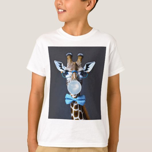 Giraffe mit Brille, Krawatte mit Bugs, blauer Kaug T-Shirt (Vorderseite)