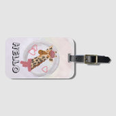 Giraffe mit Brille und roter Bettdecke Gepäckanhänger (Vorderseite (Horizontal))