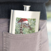 Giraffe mit einem Weihnachtshut auf Flachmann (Beispiel)