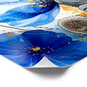 Giraffe mit gepunkteter Schleife blaue Mohnblumen Poster (Ecke)
