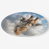 Giraffe mit schwarzer Brille in der Wolke Pappteller (Schrägansicht)