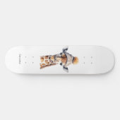 Giraffe mit Winterhut, individualisierbares Poster Skateboard (Horizontal)