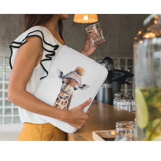Giraffe mit Wintermütze individuell anpassbar Laptopschutzhülle